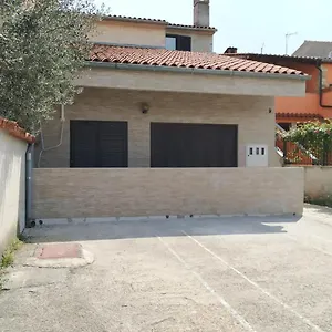Zlatko Appartamento Pola